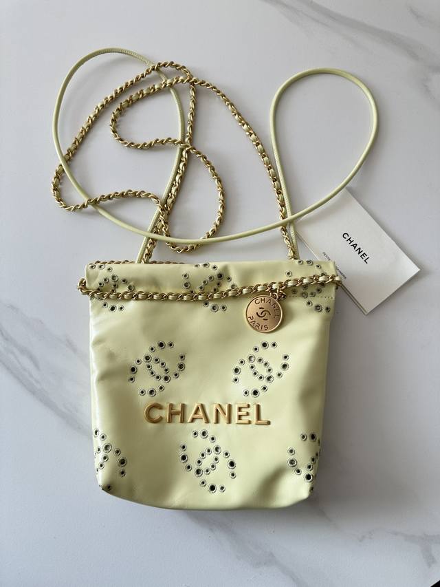 Brand: Chanel Model: As3980 Description: Authentic Quality, Classic Design, At T