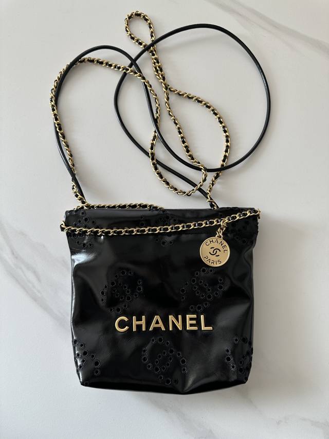Brand: Chanel Model: As3980 Description: Authentic Quality, A Classic Masterpiec