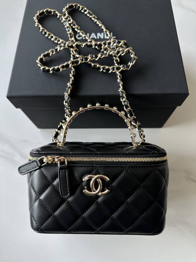 Brand: Chanel Model: A P5140 Description: Authentic Quality, A Classic Masterpie