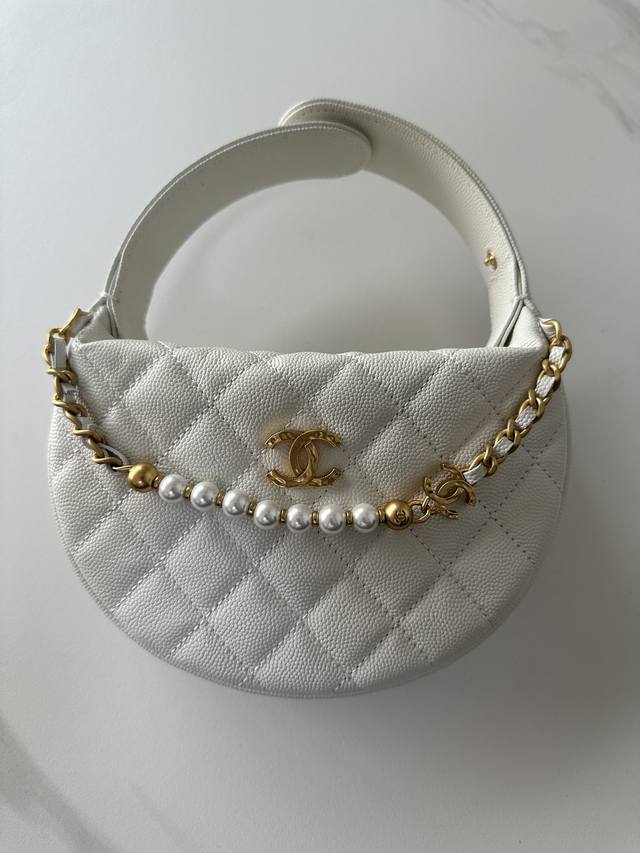 Brand: Chanel Model: A P5960 Description: Authentic Quality, Classic Design, At