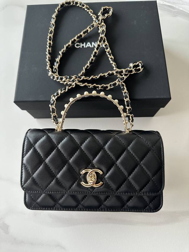Brand: Chanel Model: A P5140 Description: Authentic Quality, Classic Design, At