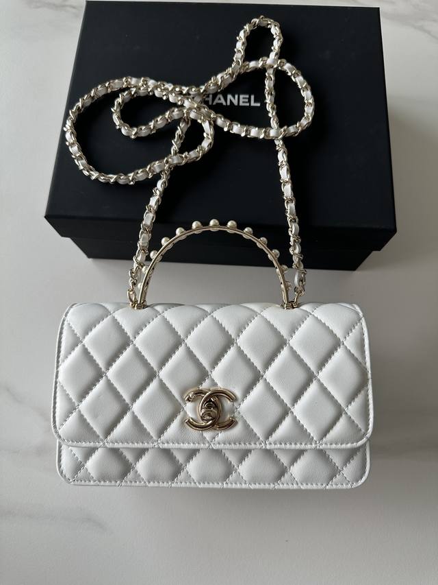 Brand: Chanel Model: A P5140 Description: Authentic Quality, Classic Design, At