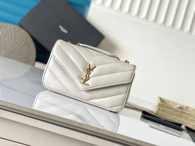 Genuine Leather Early Spring New Arrival Medium-Sized Soft Lambskin Envelope-Sty