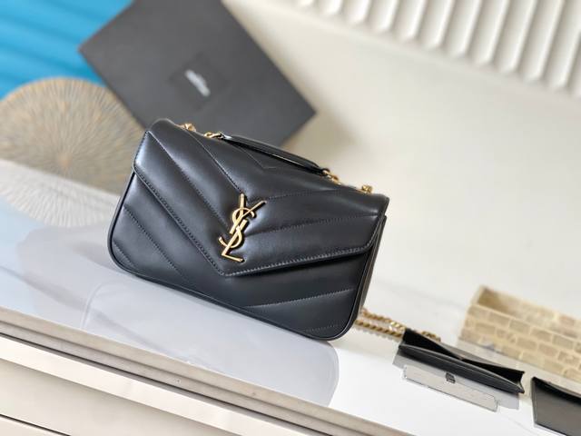 Genuine Leather Early Spring New Arrival Small Size Soft Lambskin Envelope-Style
