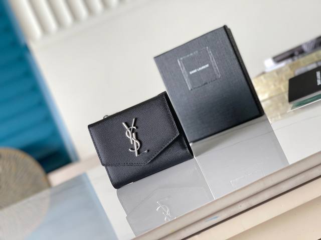 New Coin Card Wallet Featuring The Classic Ysl Logo. Made From Top-Grain Leather