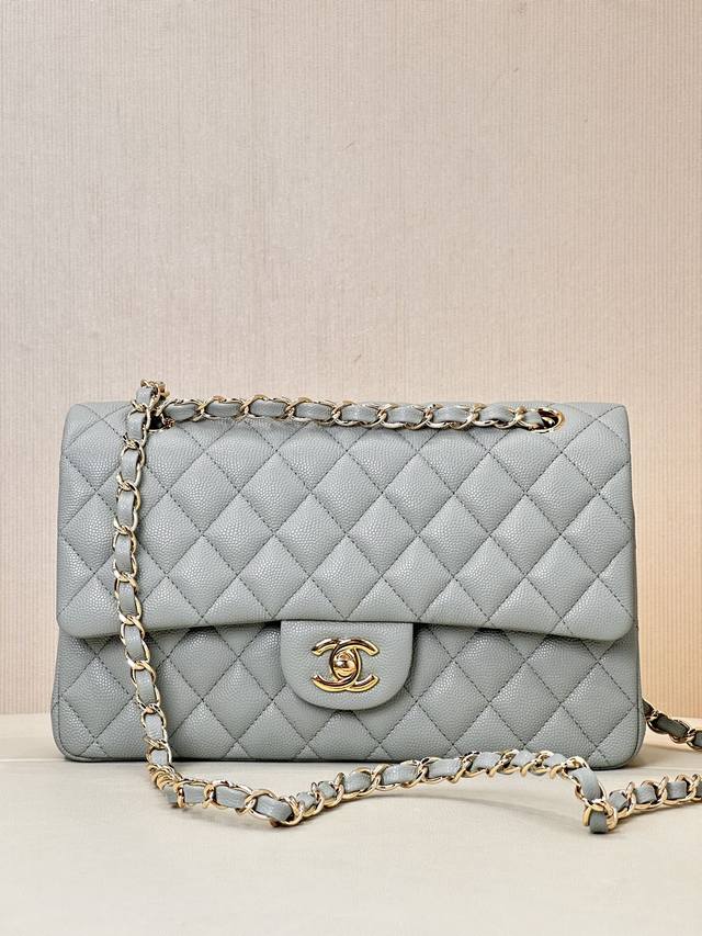 Medium Gray Gold Buckle This Bag Is Timelessly Elegant. The Overall Texture Feel