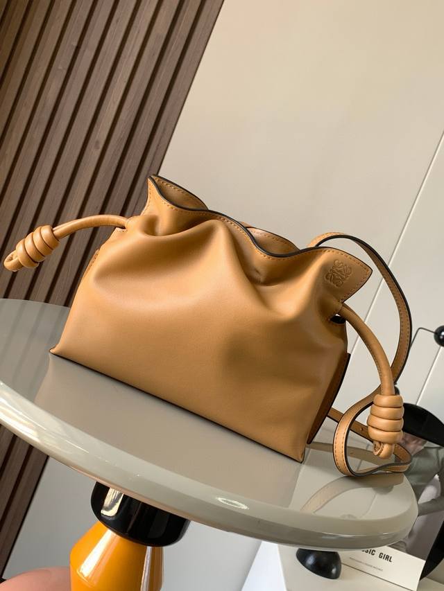 Mini Fortune Bag 23Cm New Napa Leather Flamenco Handbag The Fortune Bag Features
