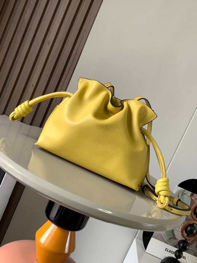 Mini Fortune Bag 23Cm New Napa Leather Flamenco Handbag The Fortune Bag Features