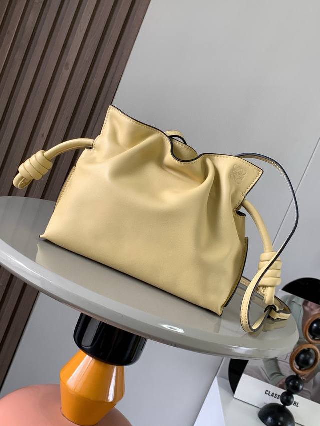 Mini Fortune Bag 23Cm New Napa Leather Flamenco Handbag The Fortune Bag Features