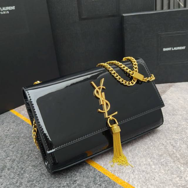 Yslsaint Laurent Slp Fashion Blogger Chiara Ferragni Same As Major Celebrities'