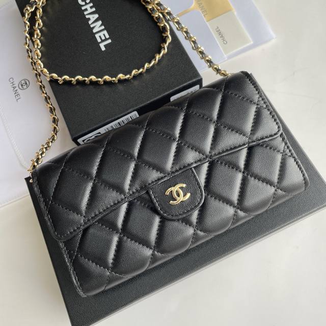 Chanel Chain-Strap Shoulder Bag, The Classic Diamond-Quilted Caviar-Grain Leathe