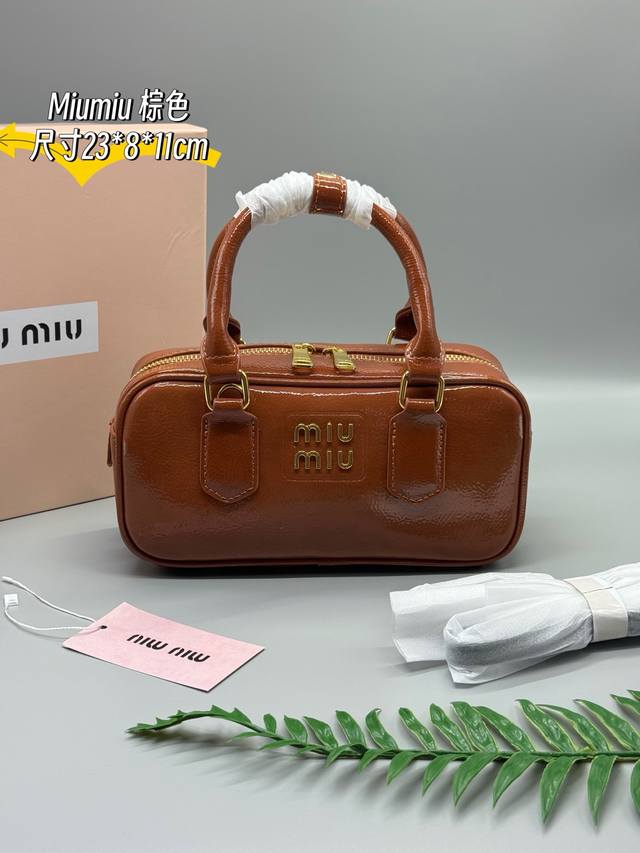 With Packaging Premium Vintage Oil-Waxed Leather Fabric Instantly Elevates The S