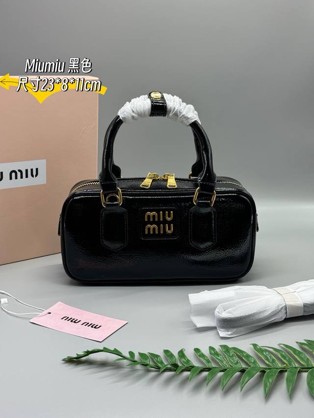 With Packaging Premium Vintage Oil-Waxed Leather Fabric Instantly Elevates The S
