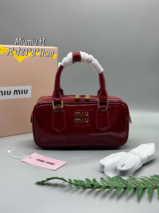 With Packaging Premium Vintage Oil-Waxed Leather Fabric Instantly Elevates The P