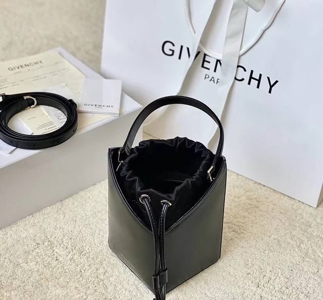 Top-Tier Authentic Piece French Givenchy Latest Cutout Mini Bucket Bag, Ultra-Ex