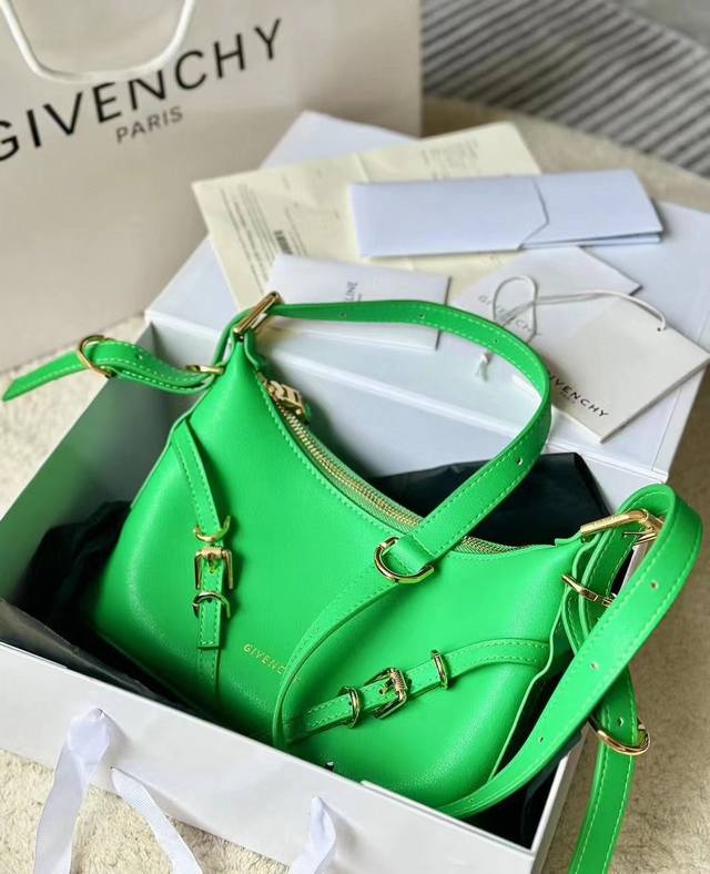 Top-Quality Genuine Leather New Givenc*Y Voyou Underarm Bag The Newly Launched V
