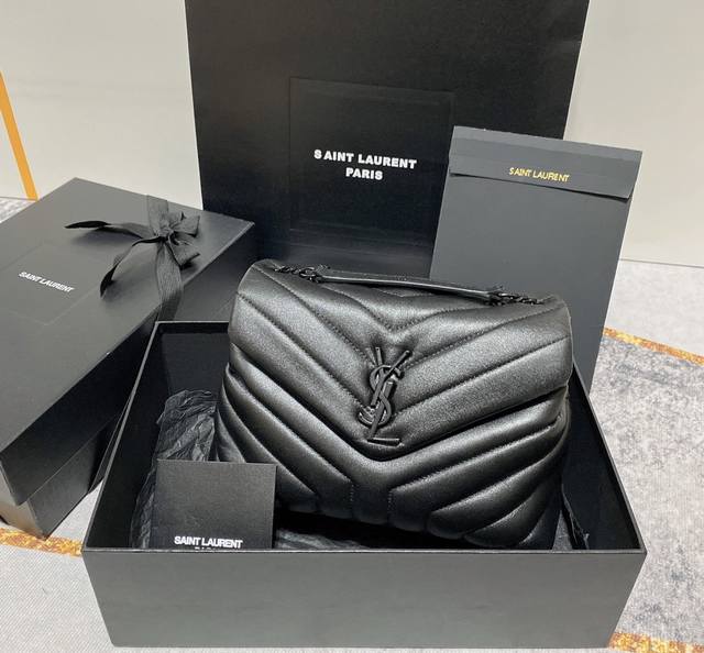 Original Leather Version, No Packaging Included Black With Black Hardware. Many