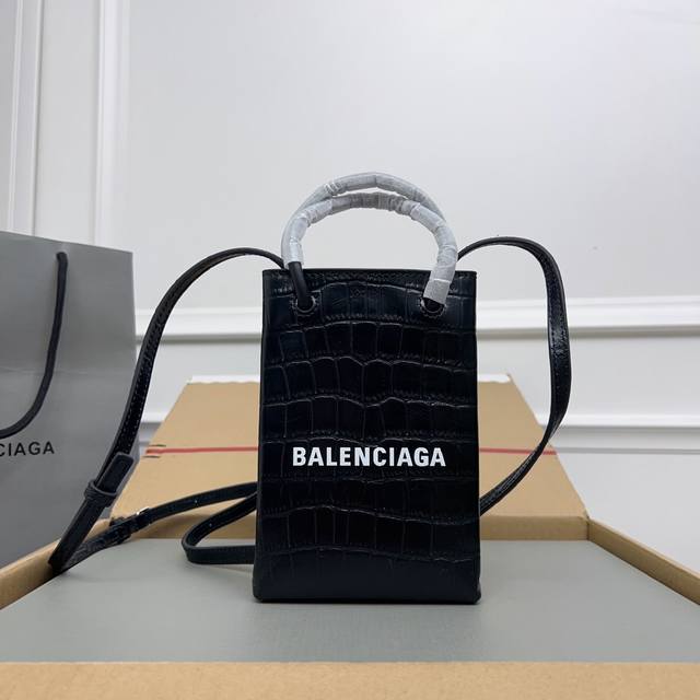 Exclusive Background, Real Product Photos. Crocodile Black Tbalenciag
