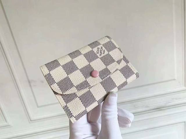 Model Number: M41939 Compact Yet Extremely Practical, This Colorful Envelope-Sty