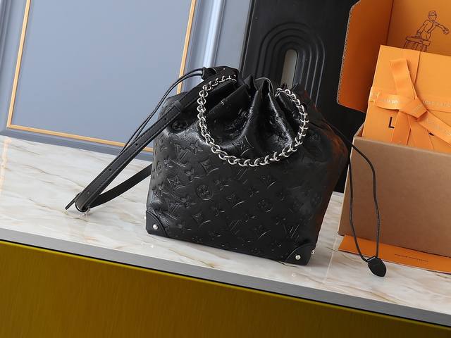 Upgraded Original M13484 M13324 2025 Cruise Pre-Spring Collection Reinterprets T