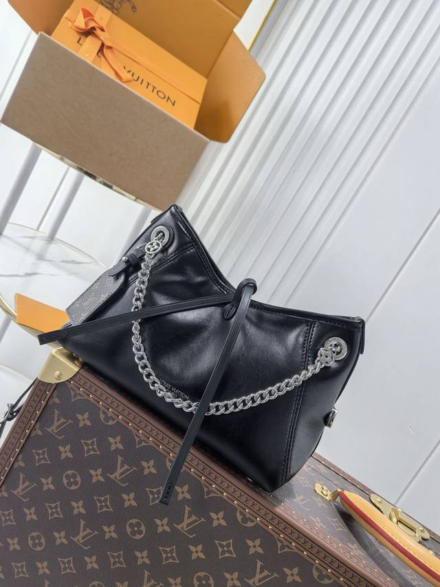 Dynamic Chip Top-Tier Authentic M12888 This Carryall Bb Handbag Features Clean L