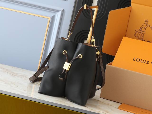 Upgraded From The Original M13843, This Bloom Handbag Combines Smooth Calf Leath