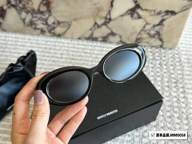 Gm Mm005 Sunglasses Cool And Spicy I Really Want To Weld These Black-Framed Sung