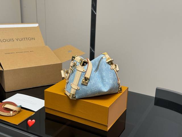 Foldable Box With Plane Design Size: 23*16 Cm Ultra-Spatial Bestseller Lv 25 New
