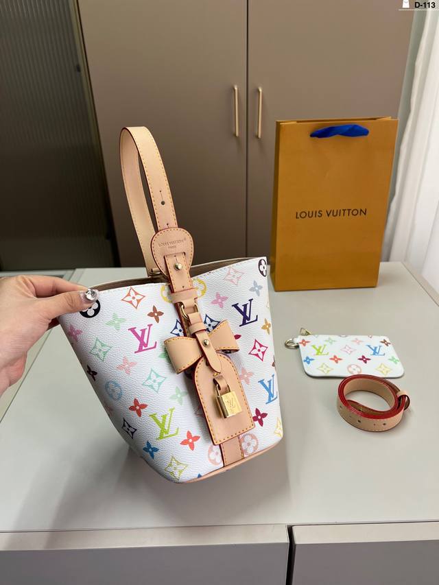 Decorative Lock Without Key Louis Vuitton Vintage Bucket Bag D-113 Size 17