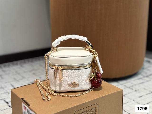 Comes With A Gift Box. Coach Mini Handheld Box Bag. The Texture Is Incredibly So