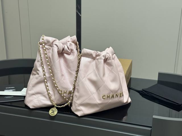 Airplane Box Upgrade Edition Size: 39*42 Cm 35*37 Cm So Easy To Match! Chanel 22