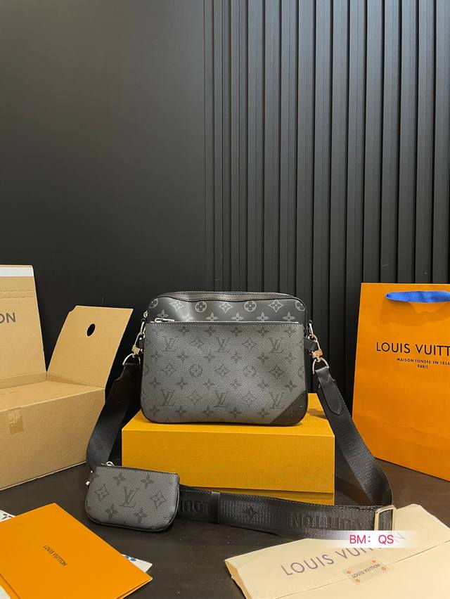Comes With A Foldable Gift Box Lv Men's Three-In-One Black Knight Trio Messenger