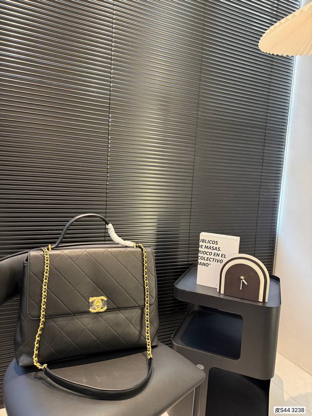 Chanel25S Chanel Large Briefcase With A Retro Vibe Chanel Black And Gold Flap Br