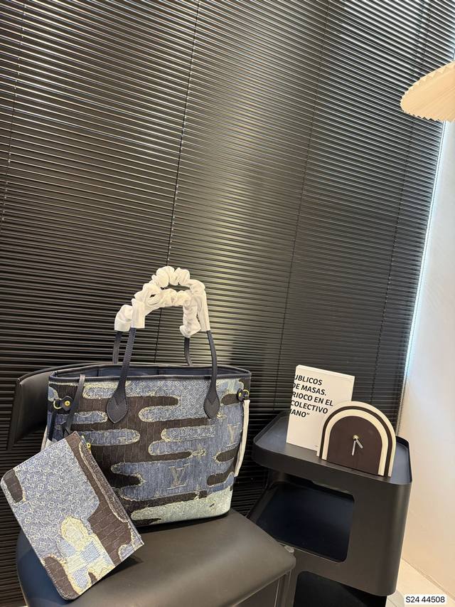 Lv Shopping Bag Denim Is Now Available! Hurry Up And Place Your Order! The Class