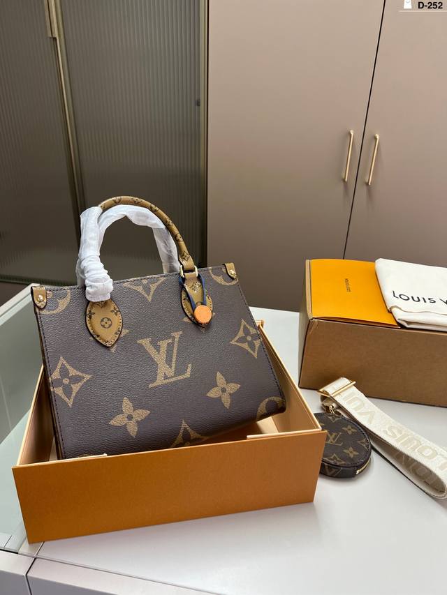 Lv Onthego Bb Jungle Tote Bag Louis Vuitton Lv Monogram Onthego As One Of The Cl