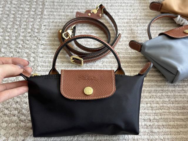 Comes With A Box Size: 17 X 10 Cm Affordable And Practical Bag - Choose This One