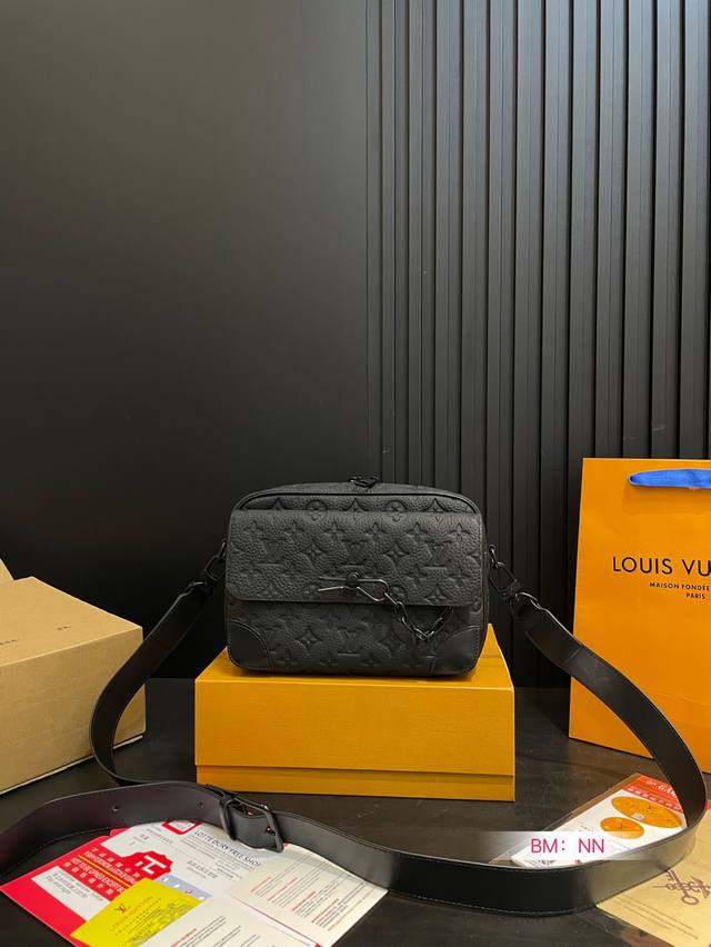 With Folding Gift Box Lv Steamer Messenger Bag Smooth And Delicate, Stylish And
