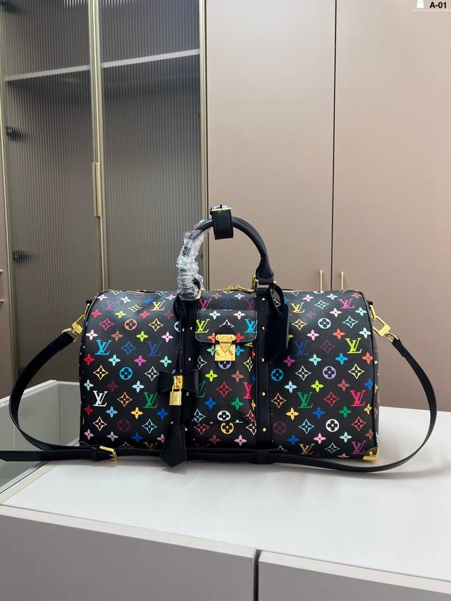 Lv Travel Bag A Stylish And Spacious Travel Bag Classic Design, Elegant And Vers
