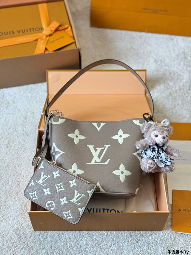 Leather Version With Pendant Lv All Inbb Handbag Features Monogram Leather Paire