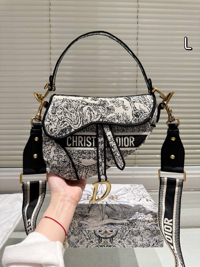 Dior Saddle Bag Its Design Draws Inspiration From The Innovative Creation By Joh
