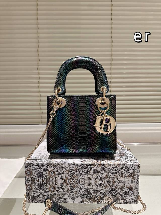 With Folding Gift Box Dimensions: Size: 18 X 15 Cm High-Quality Version. Upgrade