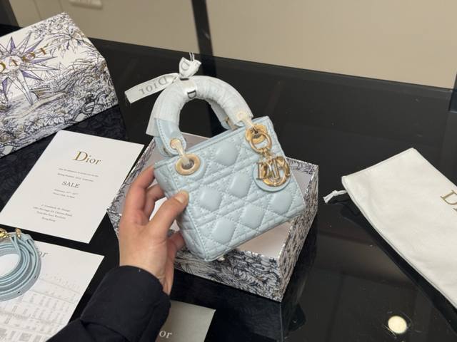 With Box Size: 13*11Cm Dior Mini Diana Is Just Too Cute! Can't Fit A Phone Only