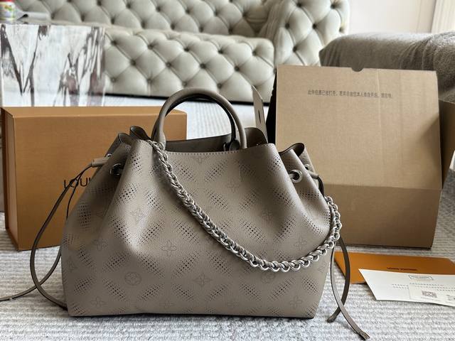 Lv Must-Have Bag Style, Breathtakingly Beautiful Moonlight Goddess Lv's Rare Bag