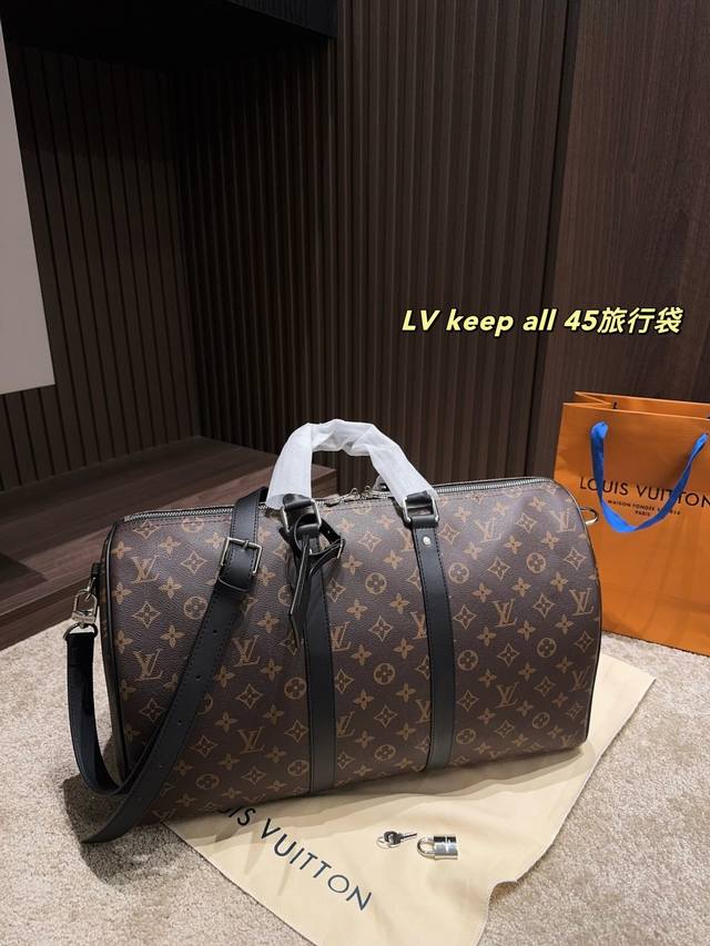 Cowhide Leather, Dimensions 45.27 Cm. Lv Keep All 45 Travel Bag.