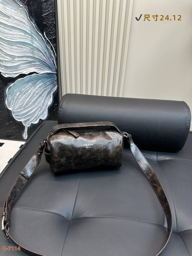 Prada 25Ss Arrived Quickly! This Highly Sought-After Handbag Prada 25Ss New-Styl