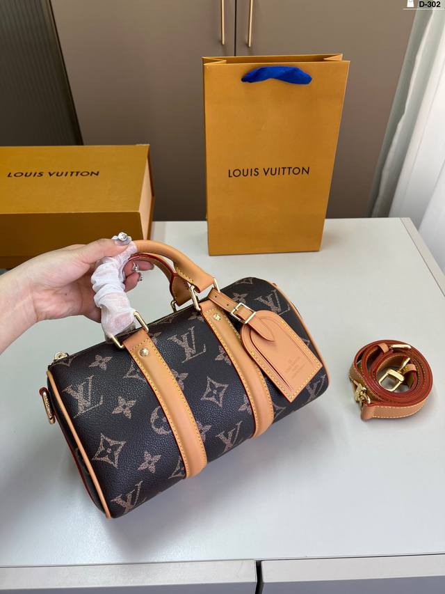 Lv Louis Vuitton Pillow Bag Versatile And Fashionable, With A High-End Aesthetic