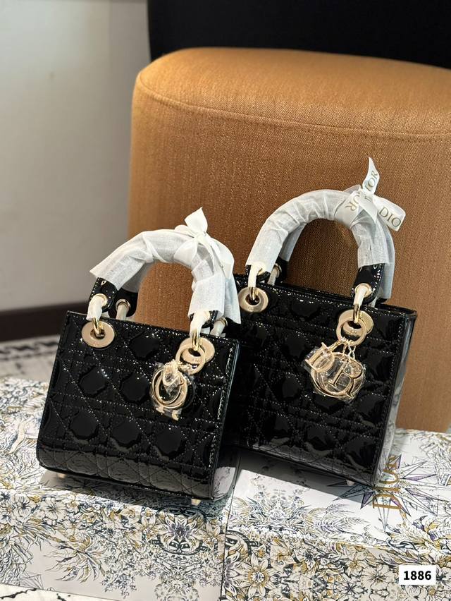 Four-Compartment, Three-Compartment With Foldable Box. Dior Lady Dior Bag. The S