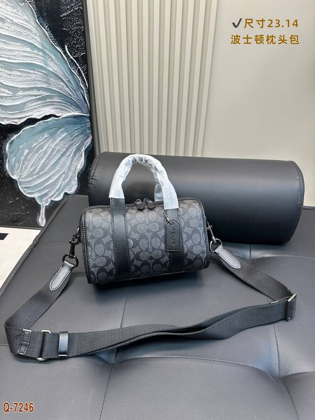 With Airplane Box Coach Boston Pillow Bag Classic Design, Fashionable And Versat
