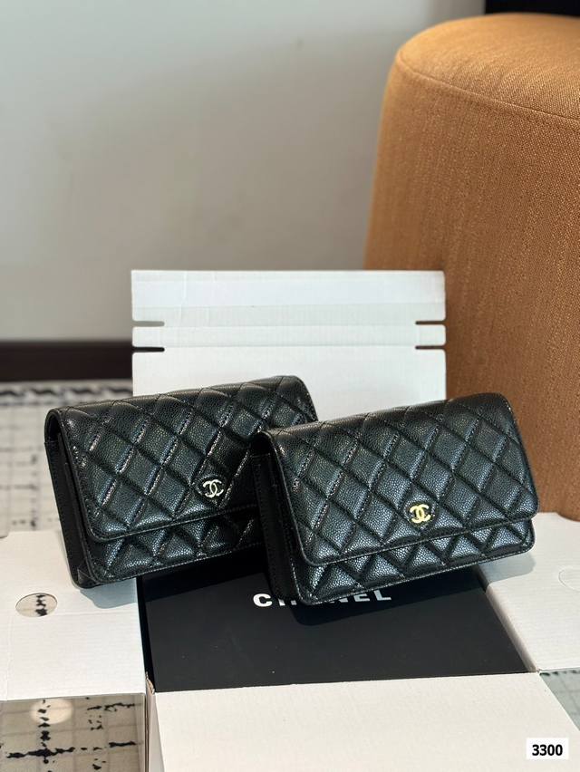 Gift Box Chanel Chanel Prosperity Cowhide Fabric A Compact Bag Perfect For On-Th