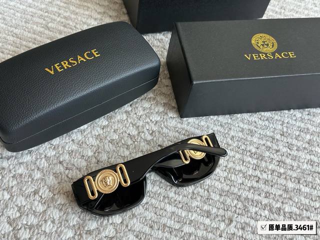 Versace Vasquez